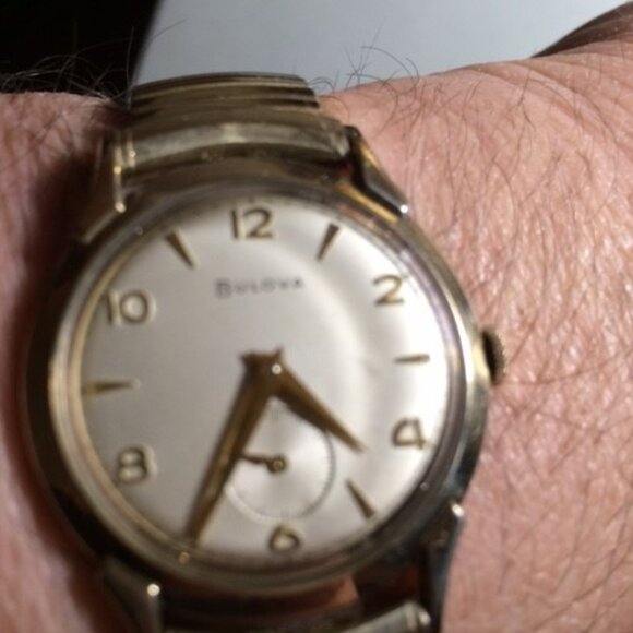 Bulova Vintage Gold Watch Automatic In Good Working Condition - Picture 3 of 15